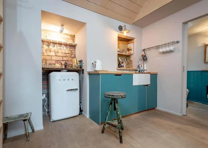 The Cupboard - Elie